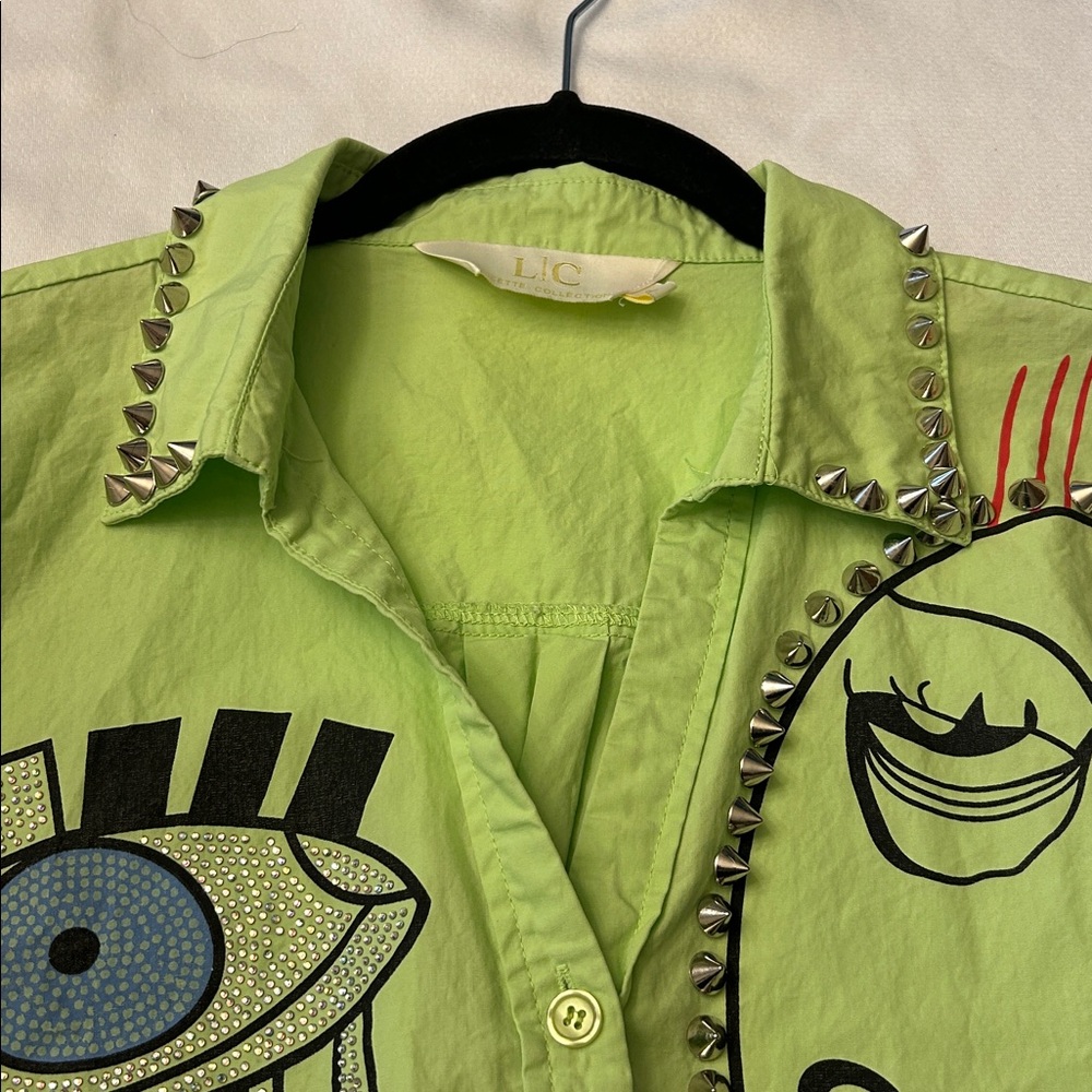 Studded Light Green Cropped Button-Down Shirt with Graphic Heart & Eye - Picture 6 of 7